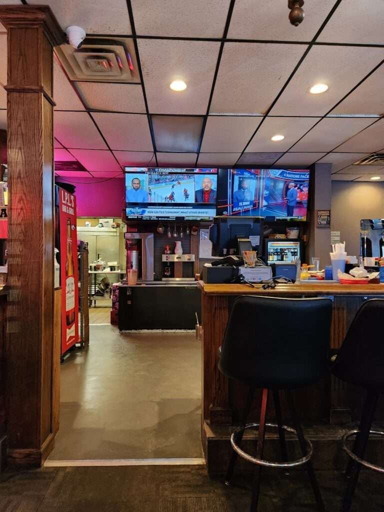 LPL’s Restaurant & Pub banner