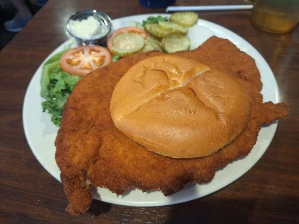 LPL’s Restaurant & Pub photo 3